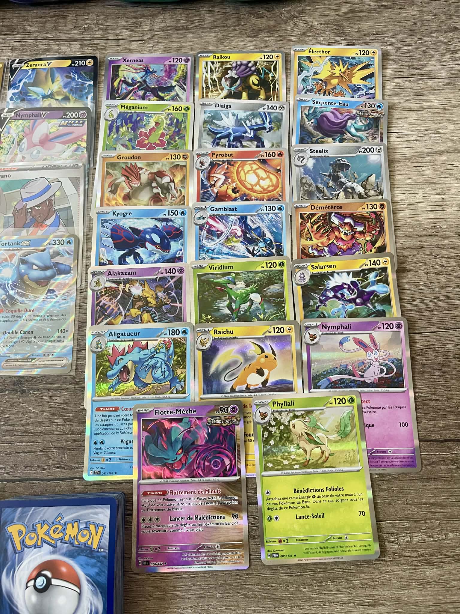Pack Pokémon "Héritage Premium" : L'Expérience Ultra-Rare